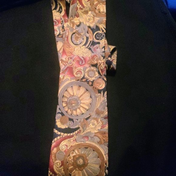 Windsor tie - Picture 3 of 4